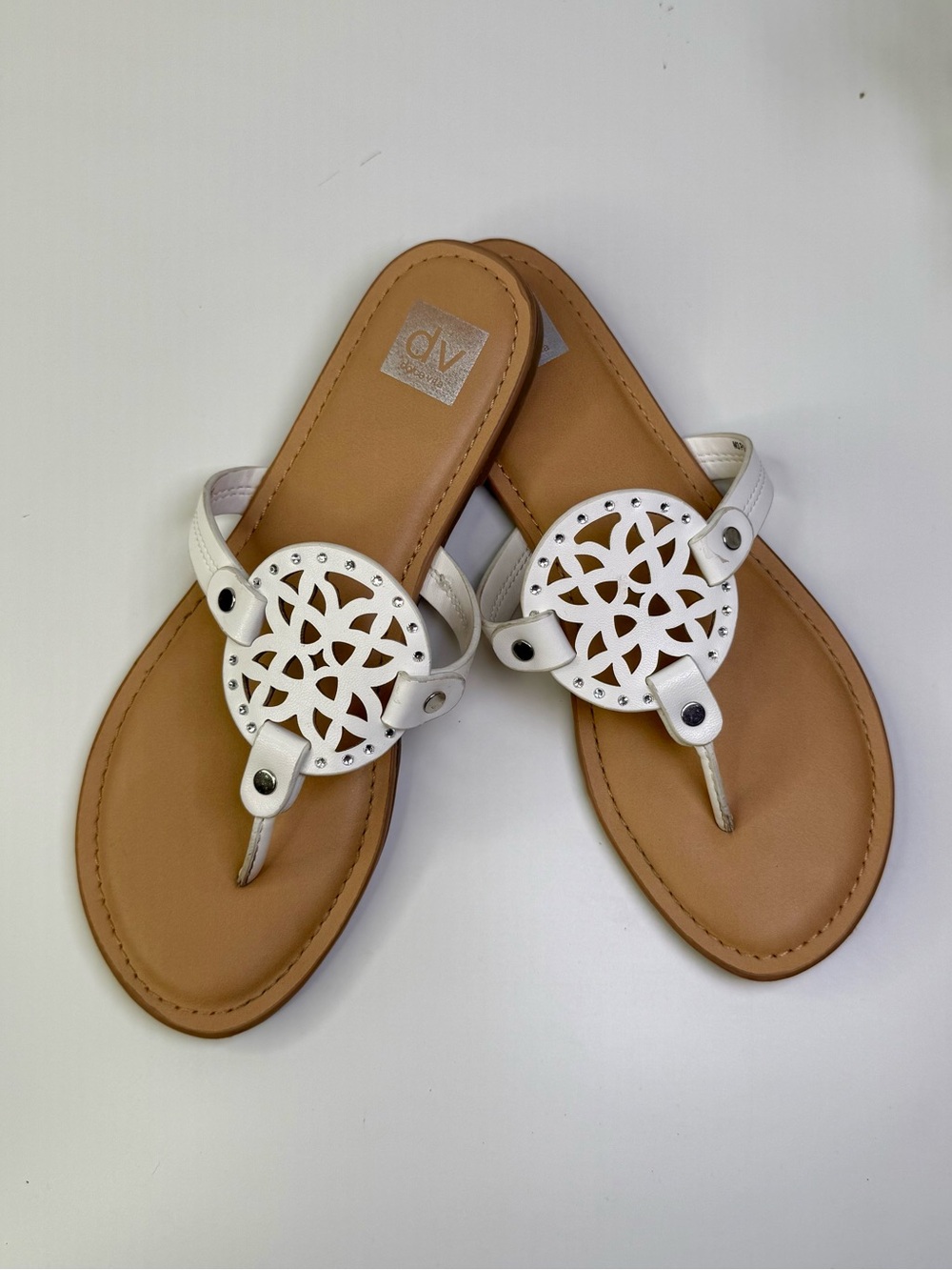 DV by Dolce Vita Cotta Sandal Flip Flops White Studded Medallion Girl's Size 5